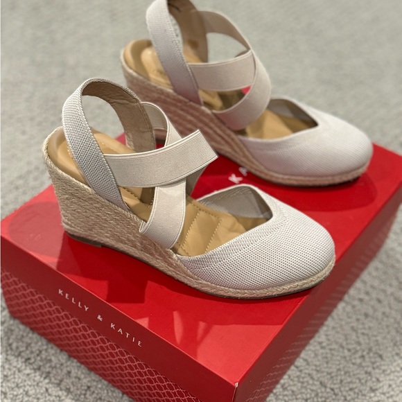 Ladies Kelly & Katie Brynn size 6.5 espadrille wedge sandal-Nude - Picture 3 of 7